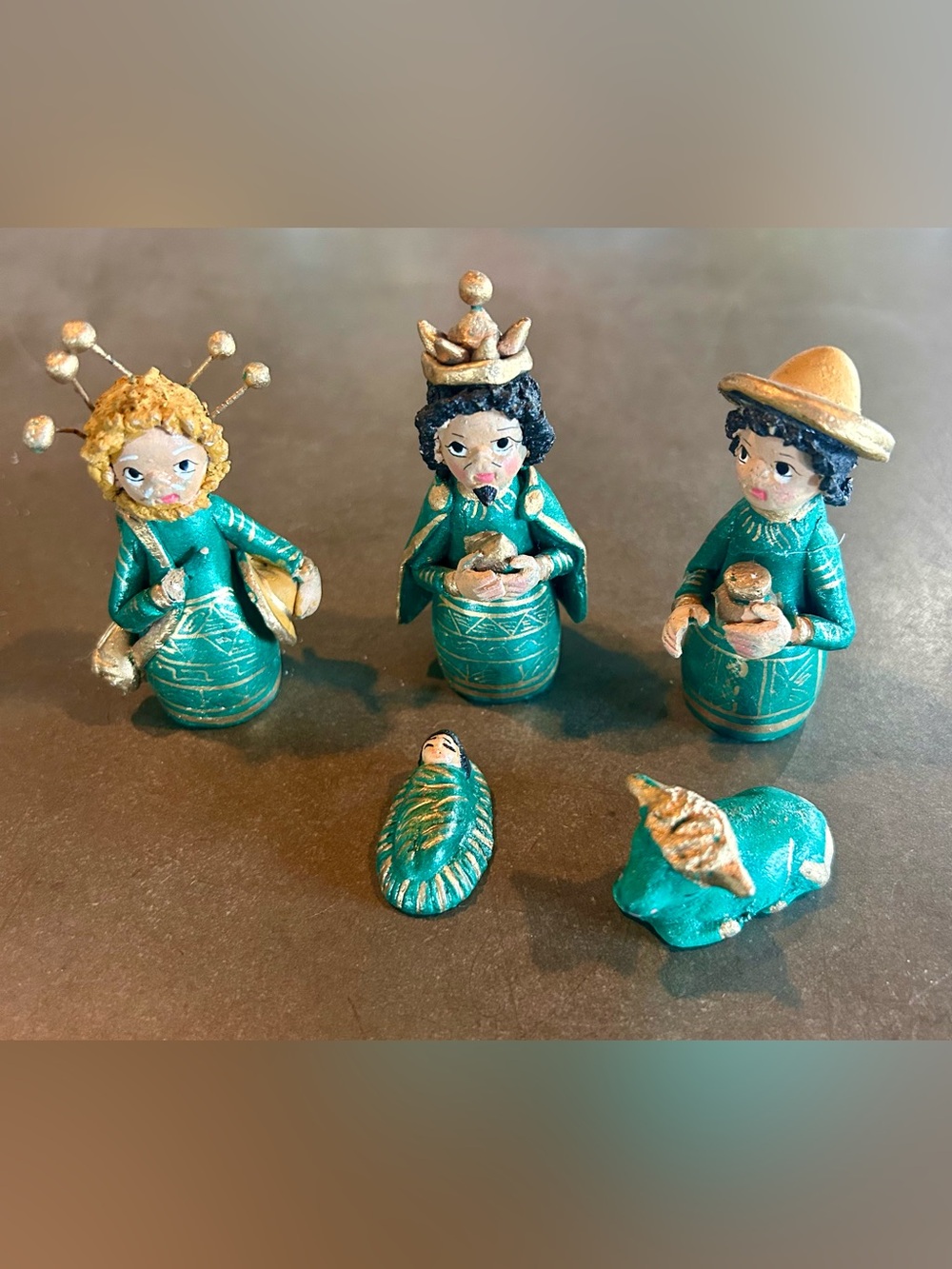Vintage Mexican Painted Clay Nativity Set Turquoise Gold 5pc